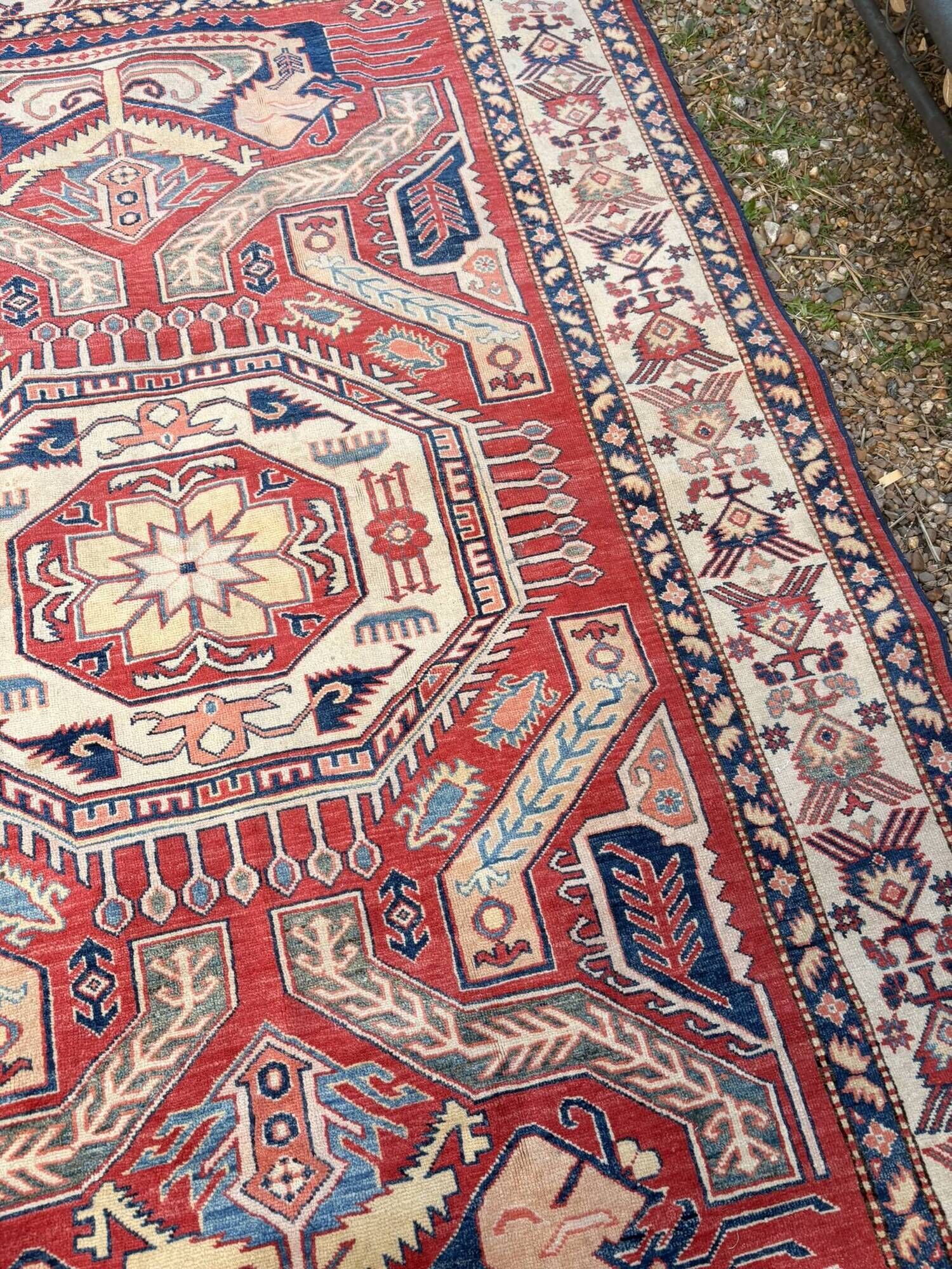 Antique Caucasian Shirvan carpet from the late 19th century, handmade wool, 183x275cm.