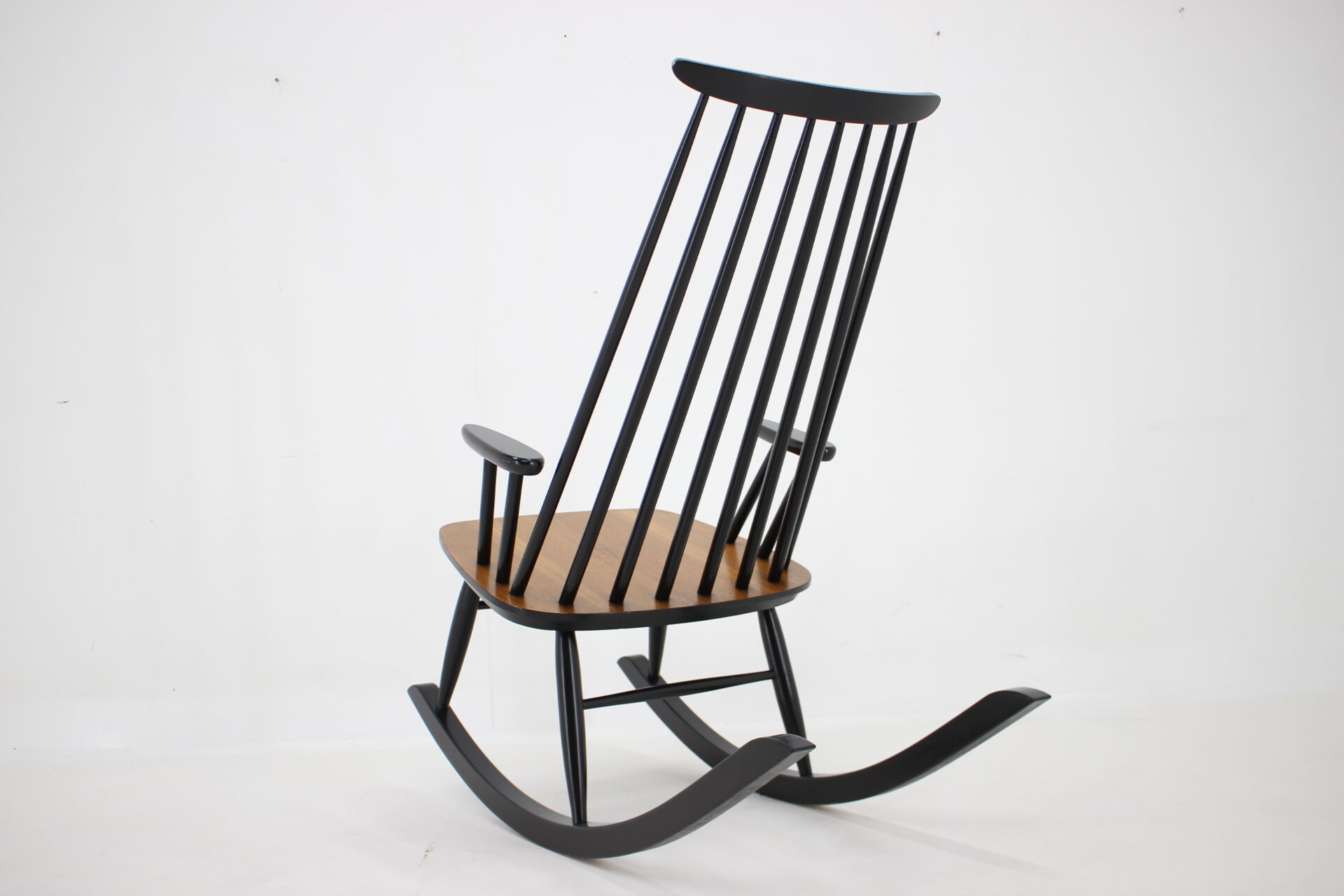 1960s Varjosen Puunjalostus Beech Rocking Chair, Finland