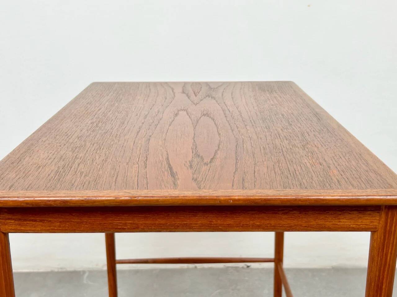 Table d'appoint par Kaj Winding pour P. Jeppesen