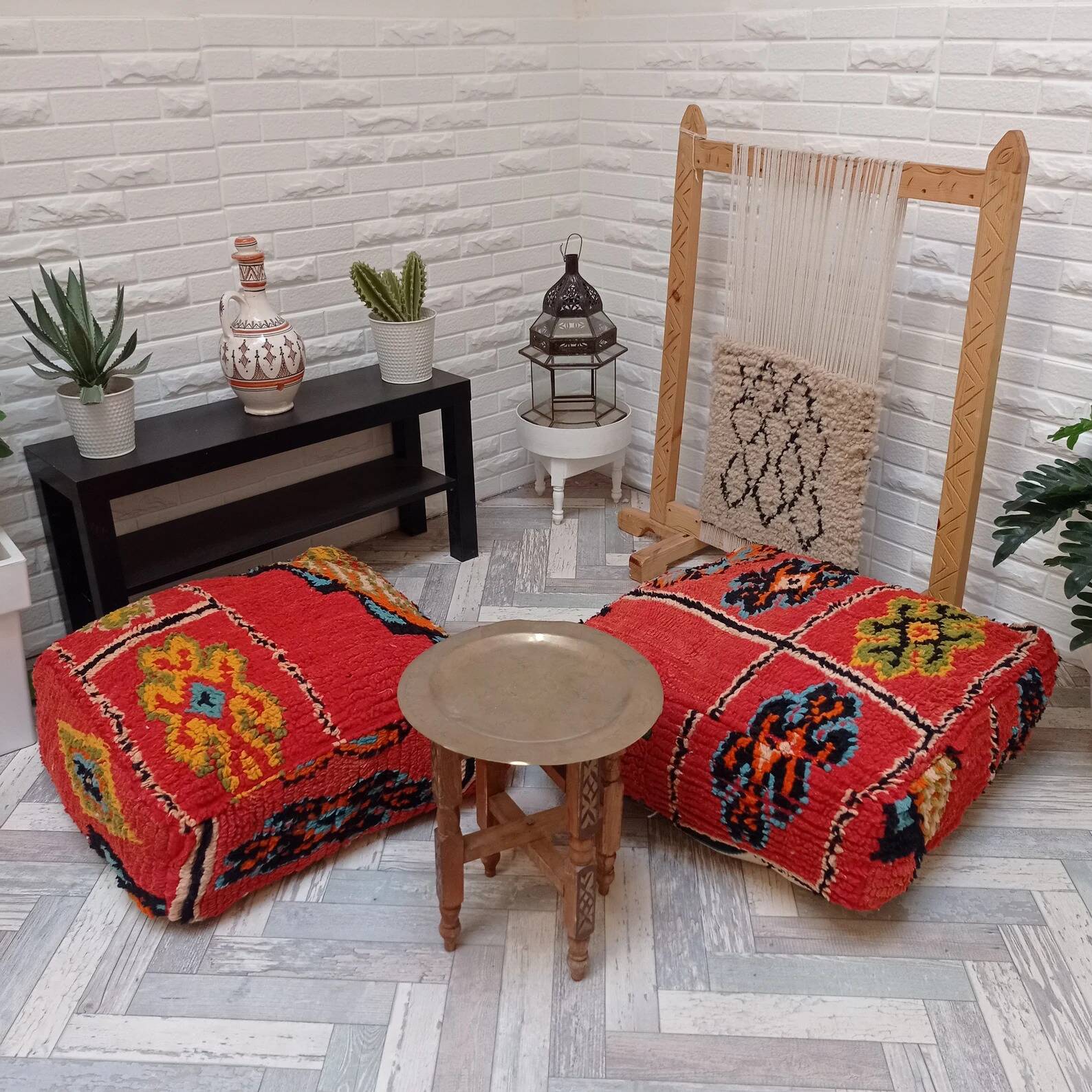 Handmade Berber pouf in wool 60 X 60 X 20 CM