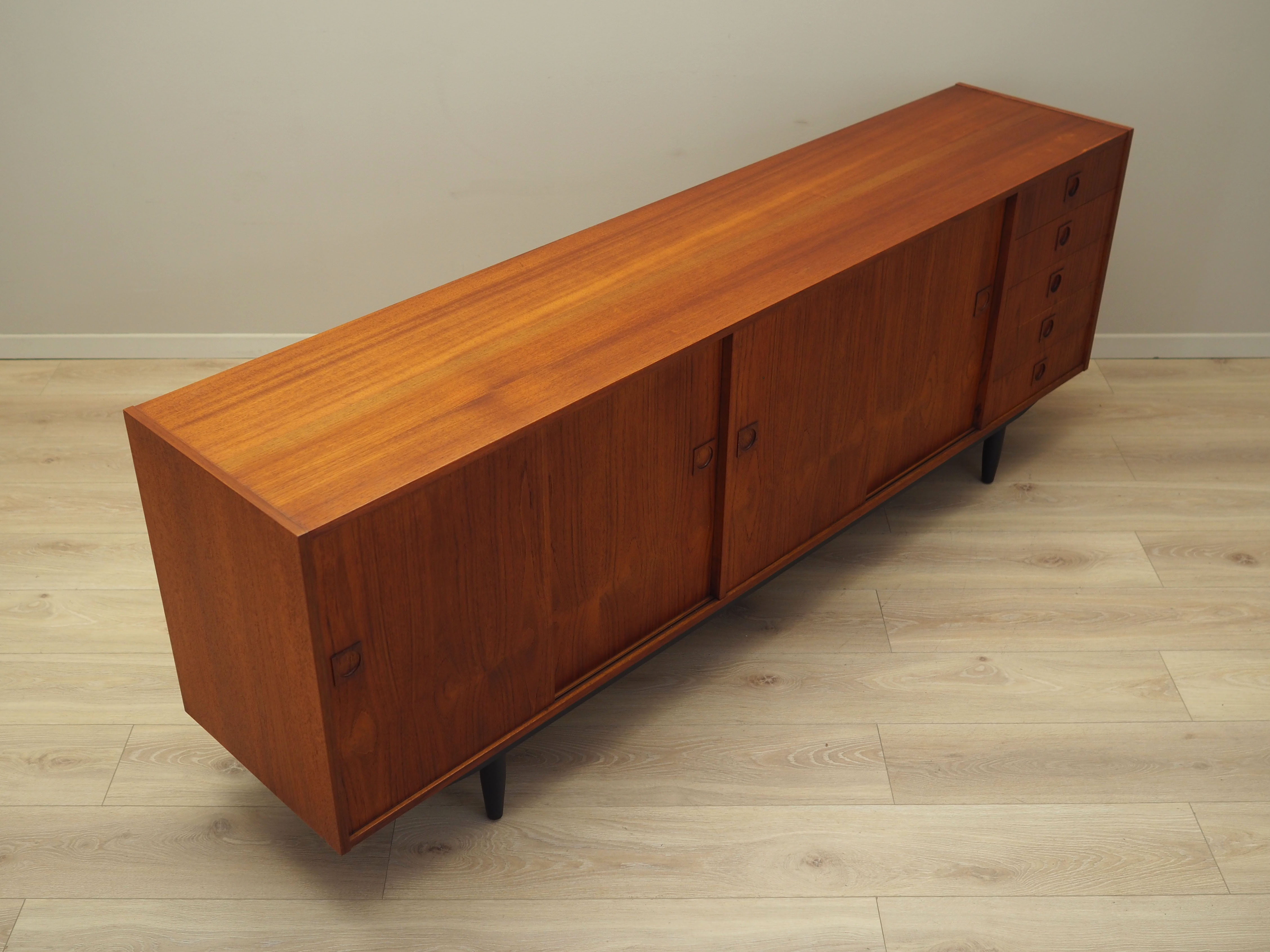 Teak sideboard, Danish design, 1970s, manufacturer: Farsø Møbelfabrik