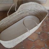 Wicker baby bassinet