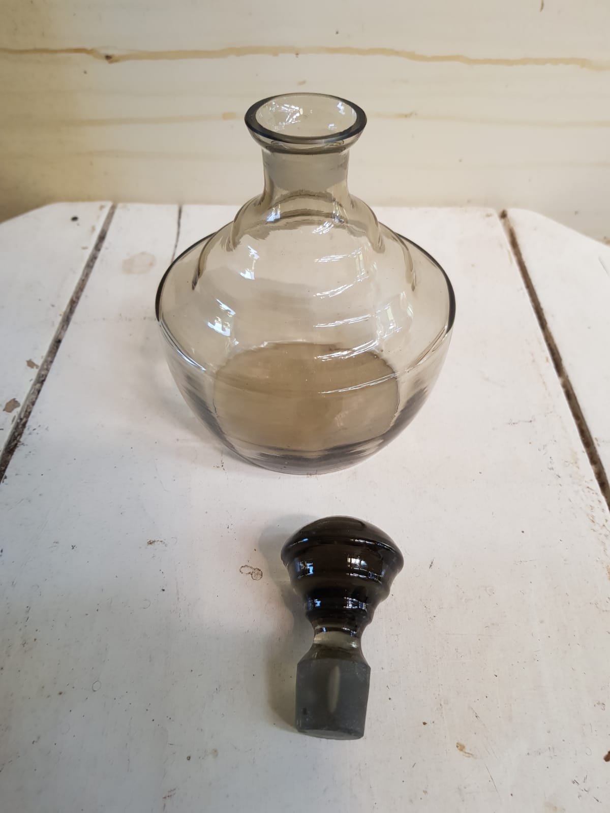 Old deco carafe art service & 12 smoked glass glasses vintage table art