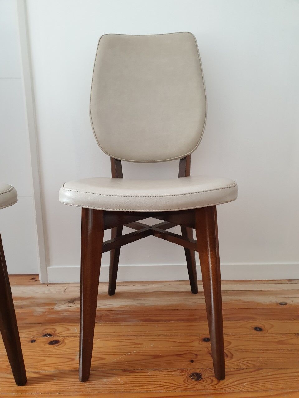 Chairs 60s Skaï beige