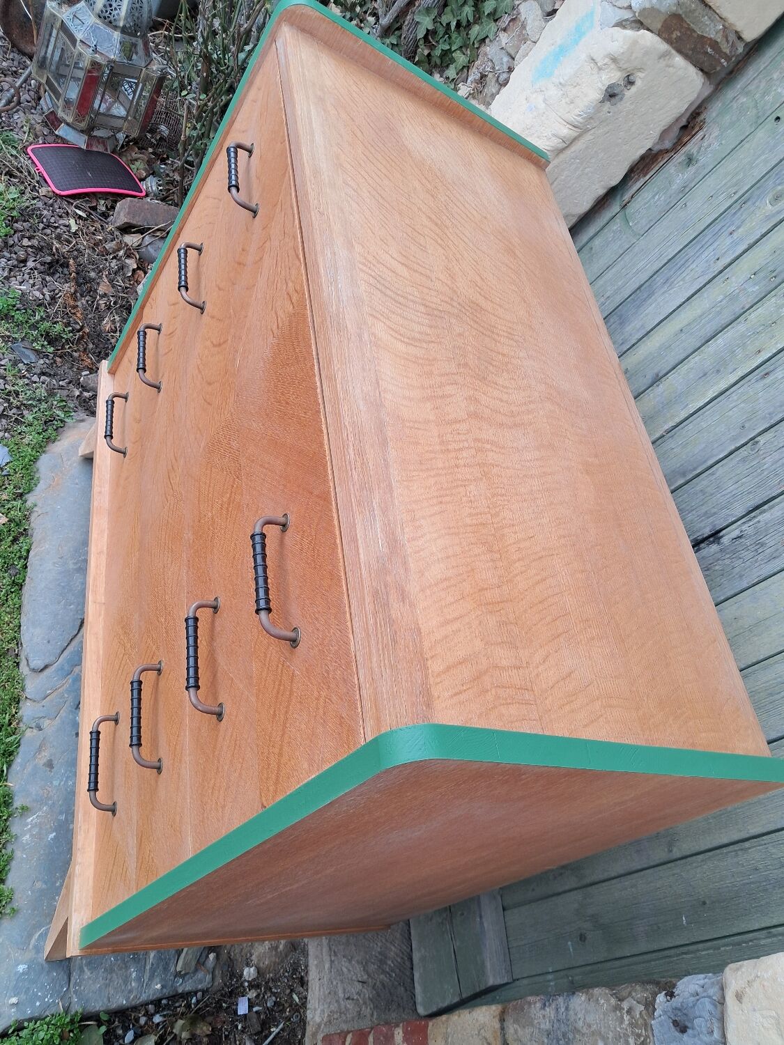 Chest of drawers