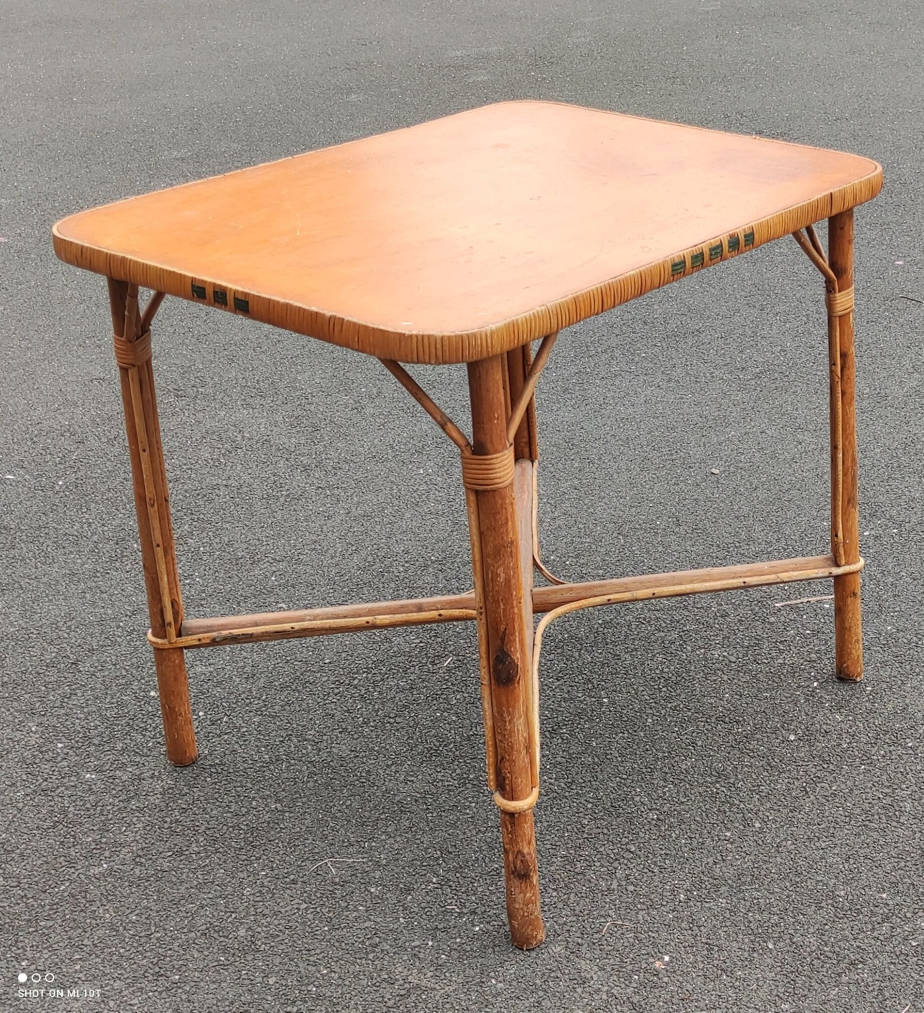 Table vintage en rotin