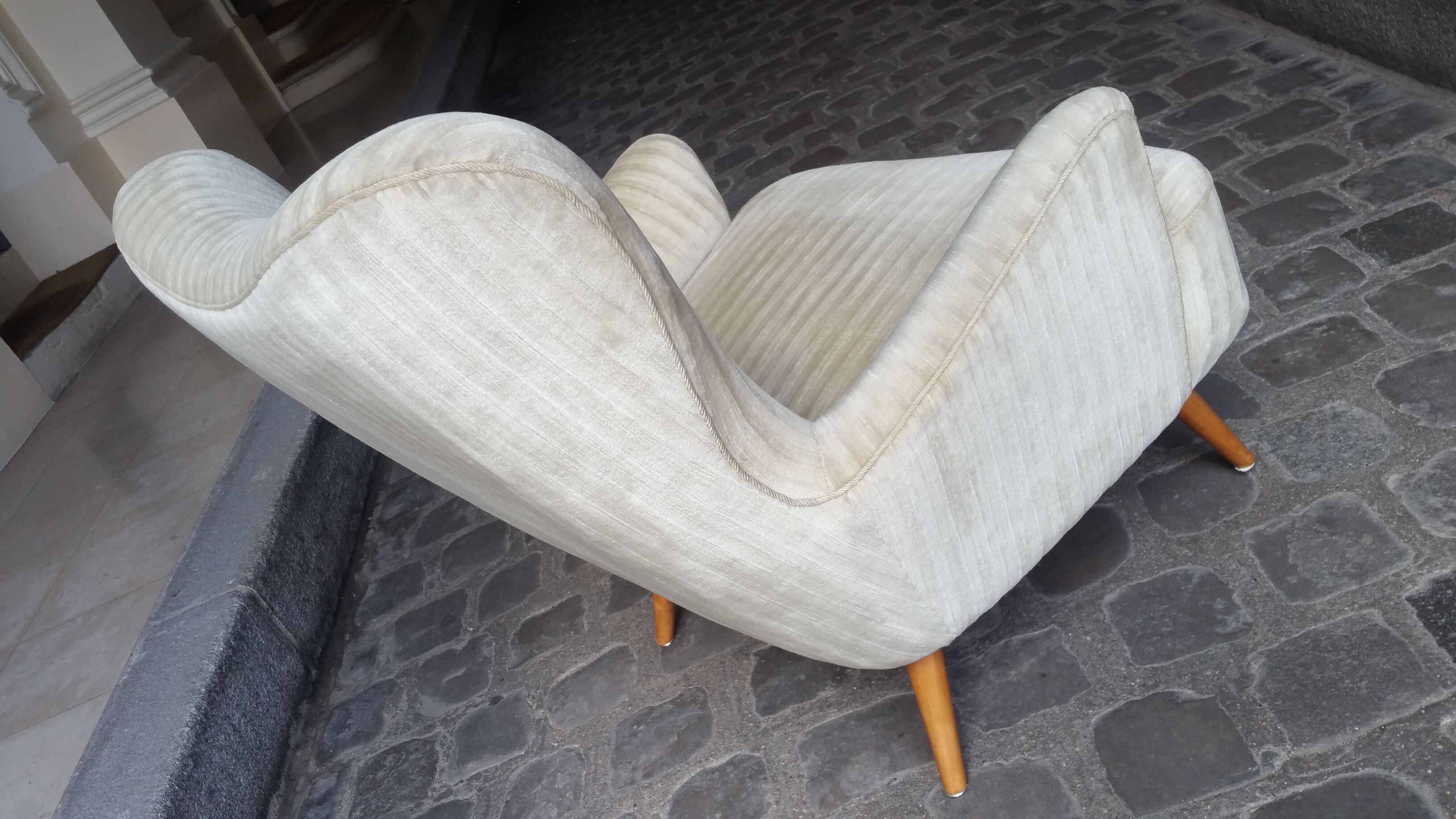 Set of 4 chairs organic wingback chairs of the 50s/60s vintage
