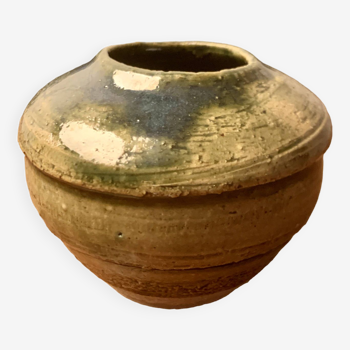 Ceramic vase, signature to be identified