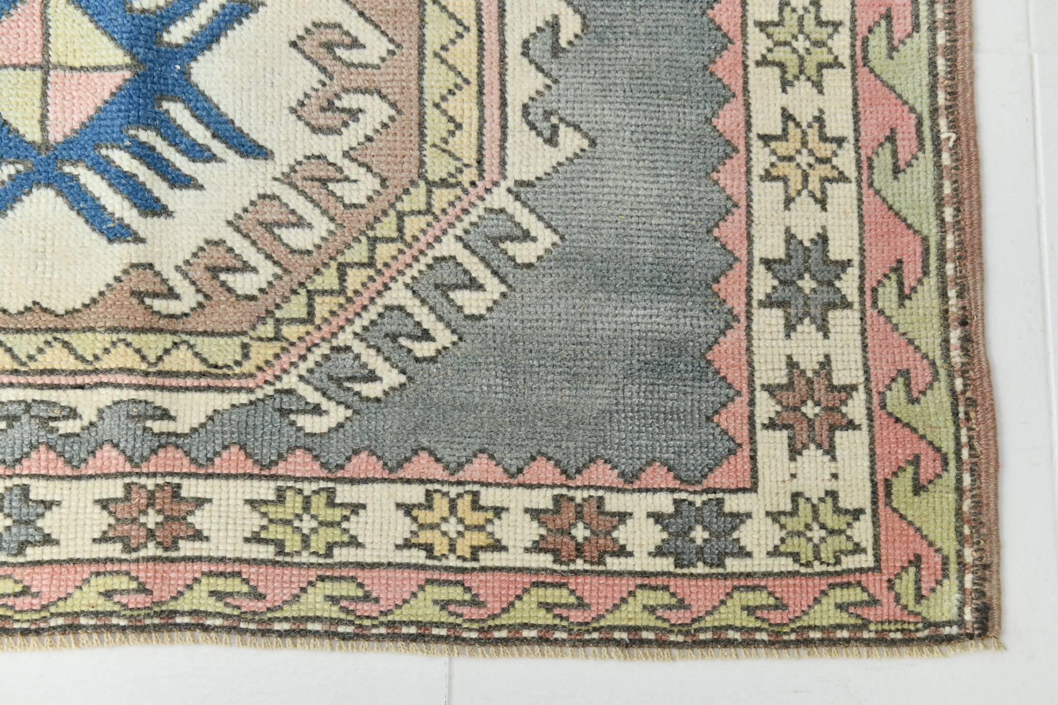 4x7 Vintage Oushak Area Rug, Beige & Grey Turkish Pattern Rug, 128x206 Cm