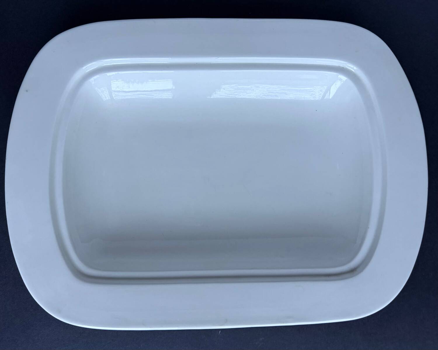 Serving dish or vegetable dish