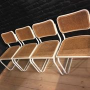 Suite de 4 chaises design par Marcel Breur modèle B32 Cesca
