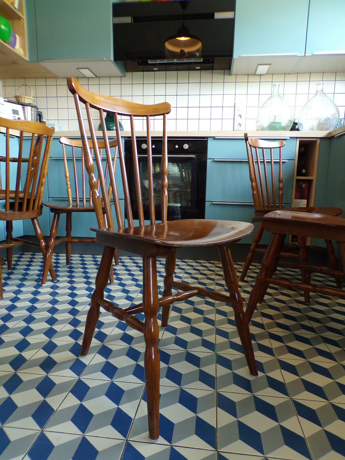 Suite 6 chairs Baumann Tacoma