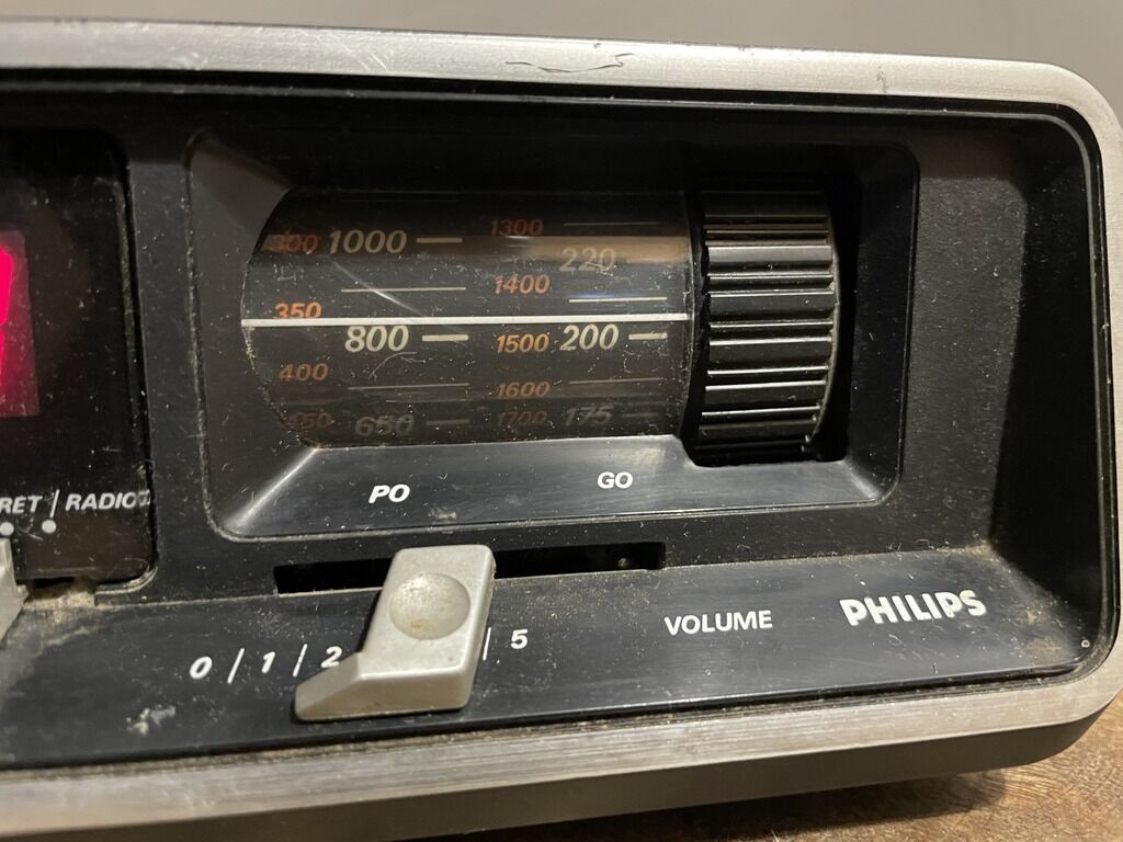 Philips vintage wake-up radio