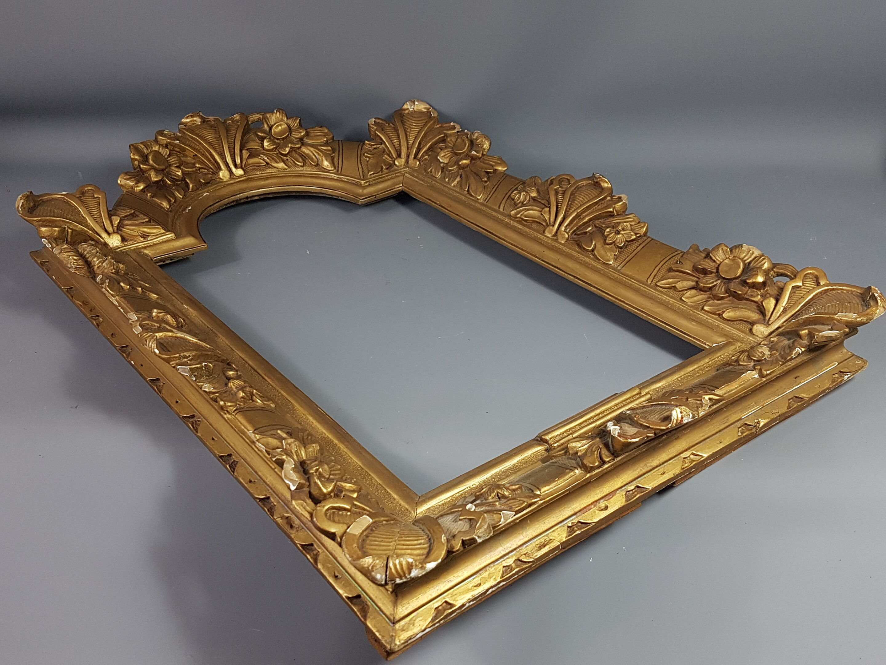 Frame carved wood, key 18th century 63x41 Leaf 47x27cm Bel state SB150