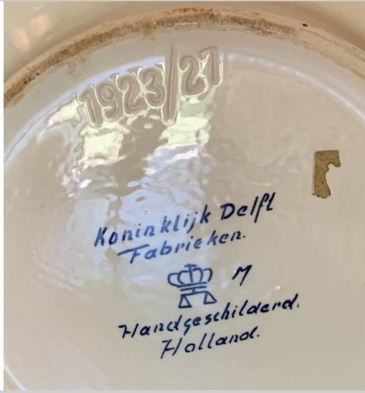 Delft porcelain vase