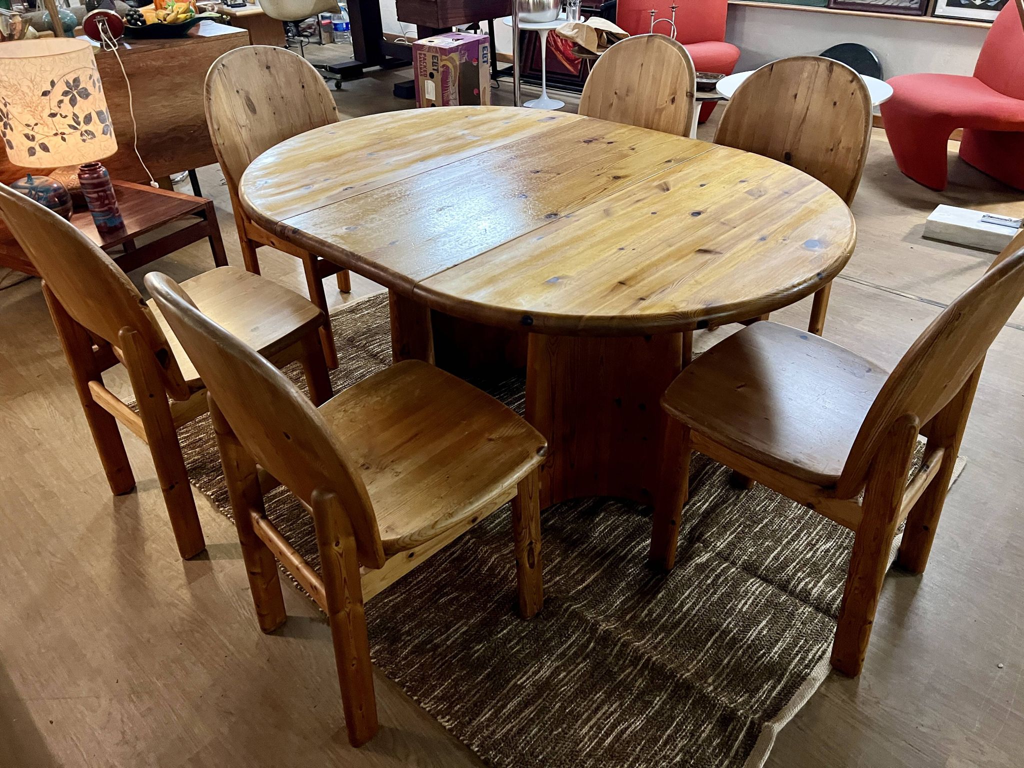 Large Scandinavian pine table - 6 chairs