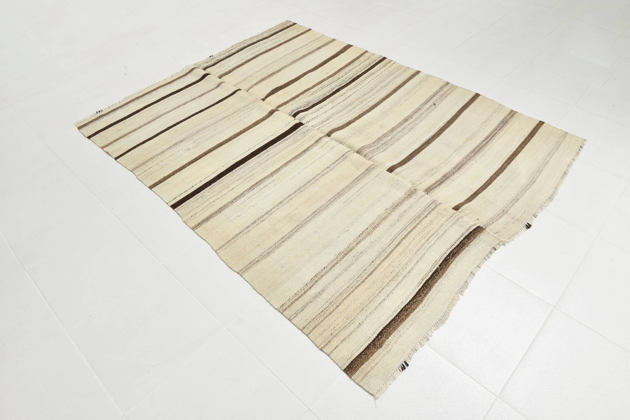 Tapis Kilim rayé crème et marron, 161 x 211 cm