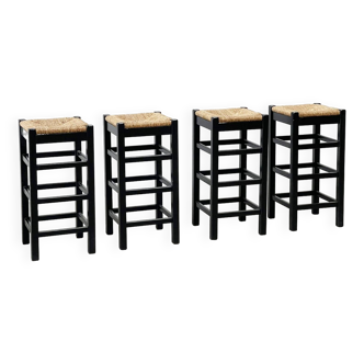 ensemble de quatre tabourets de bar en rotin et bois