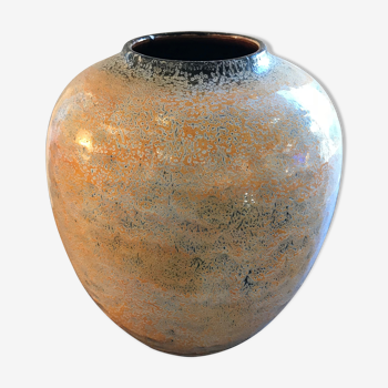 Ceramic vase