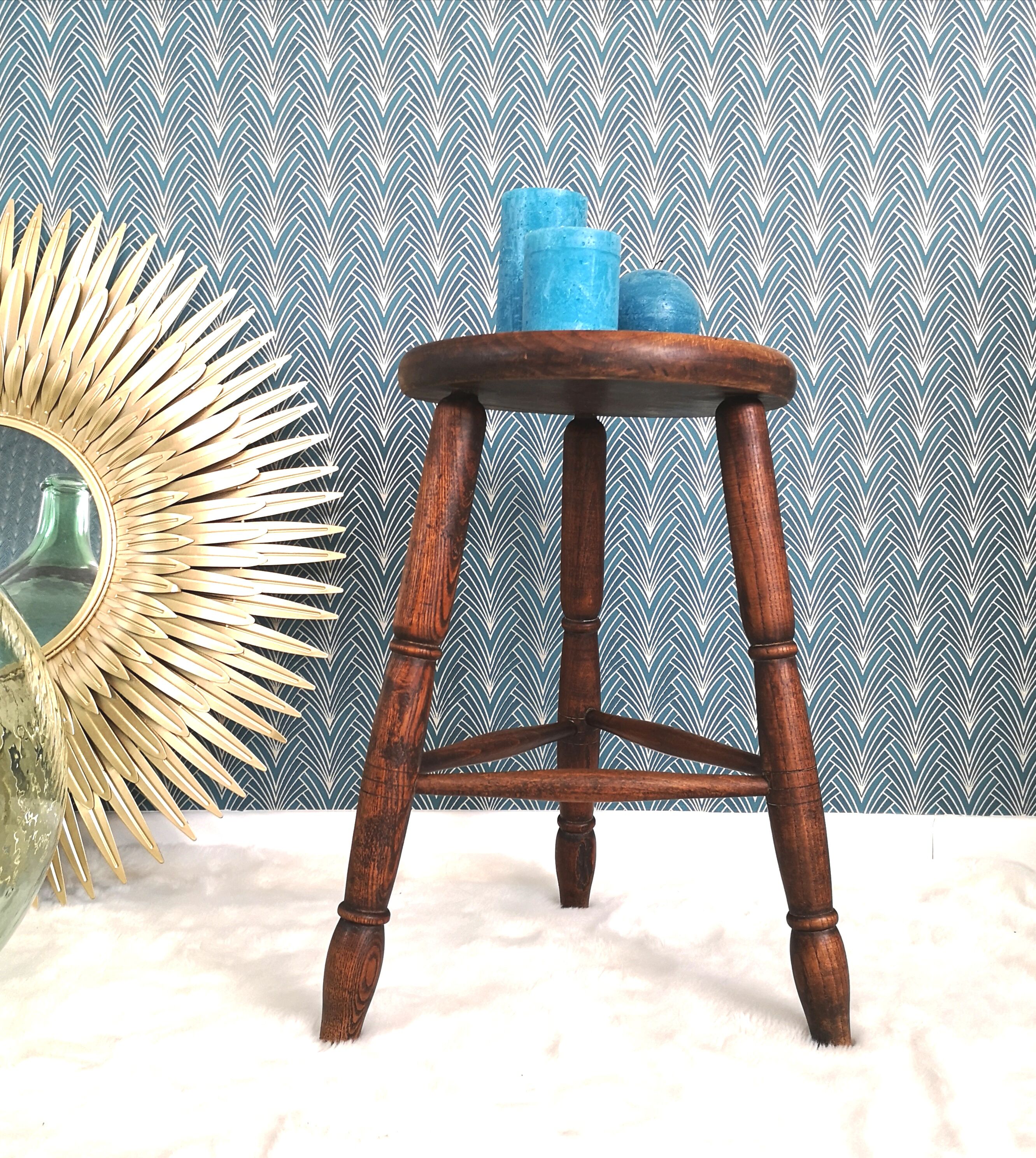Pairs of tripod stools