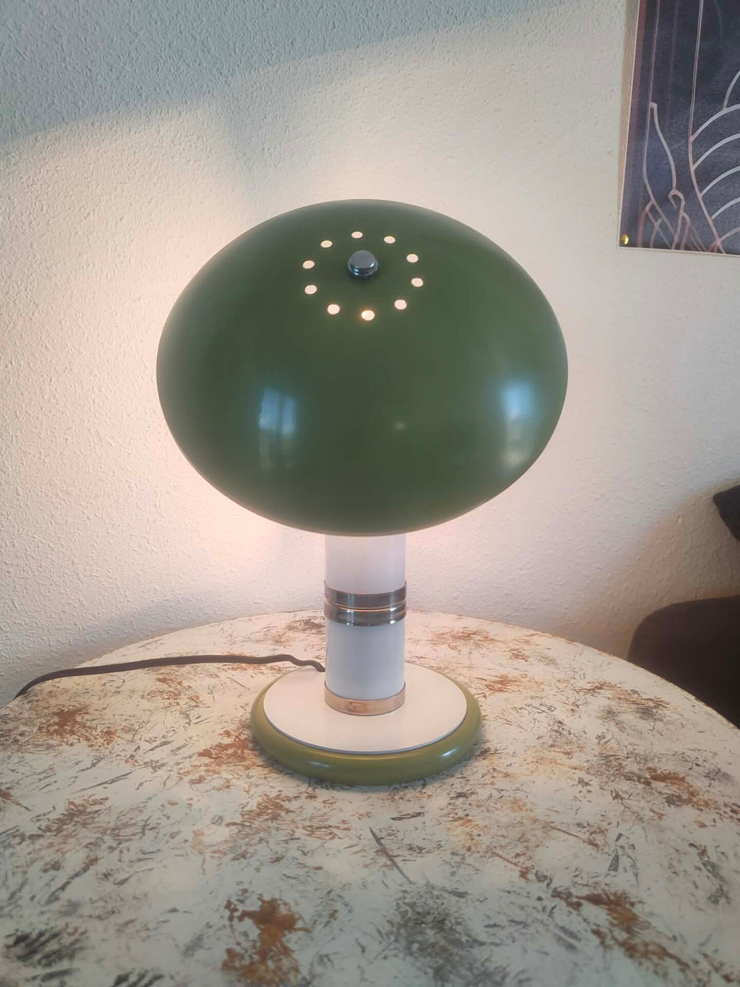 Olive green vintage lamp from the 1980s.