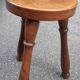 Tabouret tripode en chêne massif, France années 70