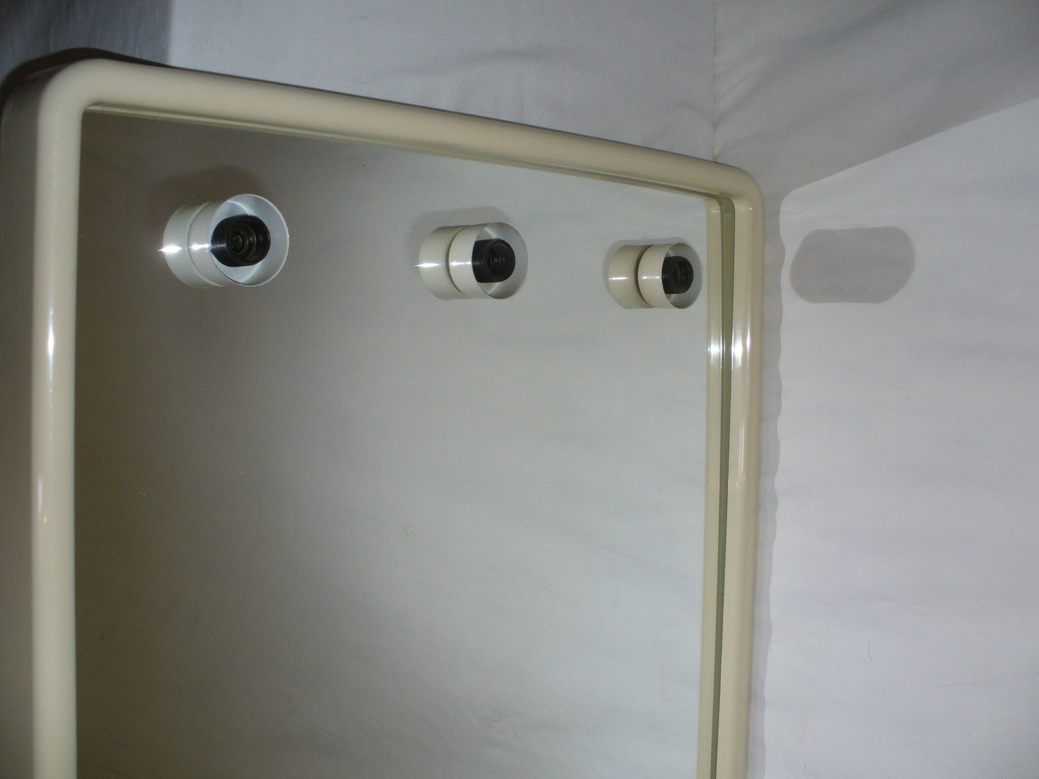 Italian Gedy illuminating mirror from the 70s 60x70cm