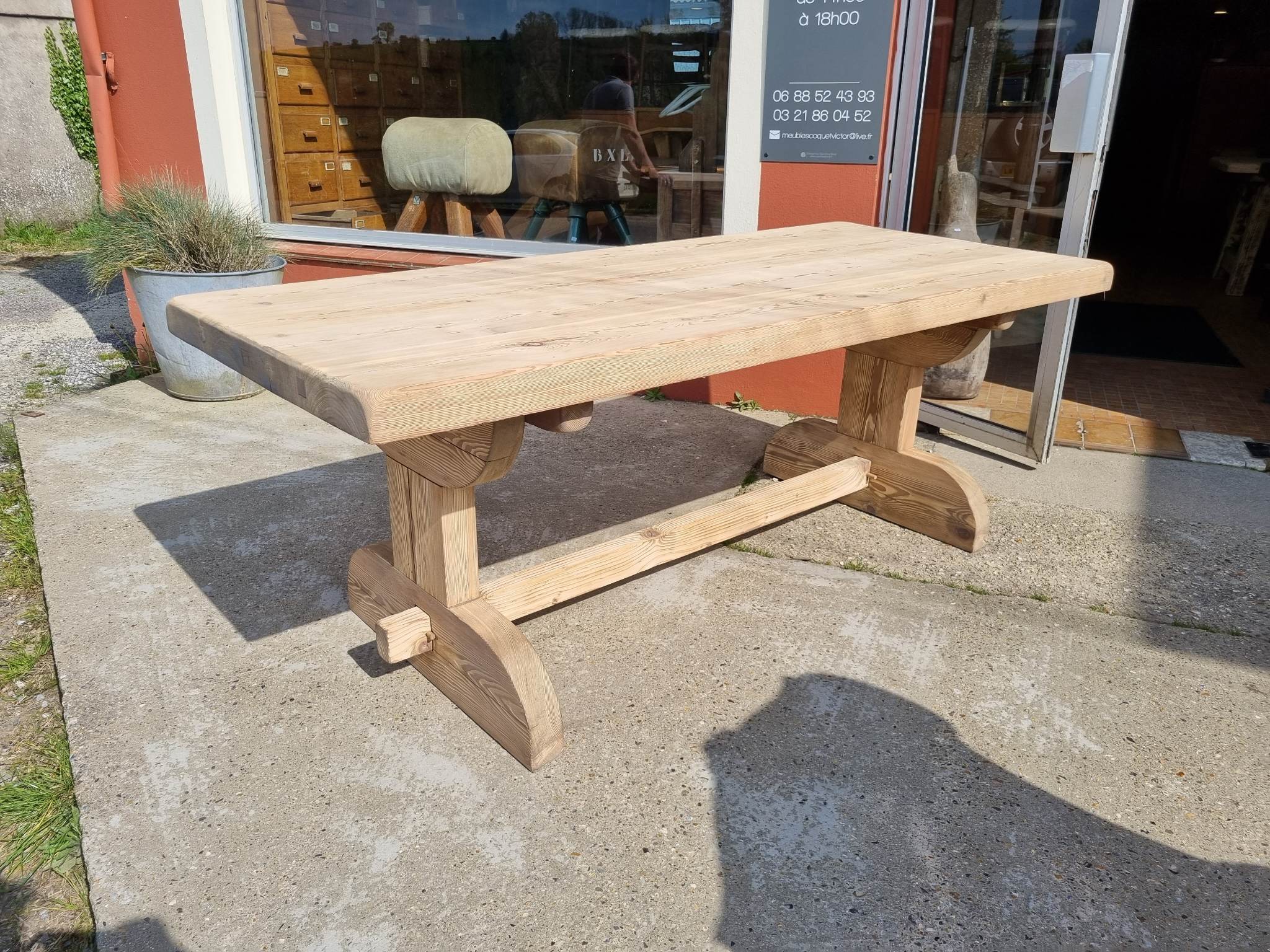 Farmhouse table