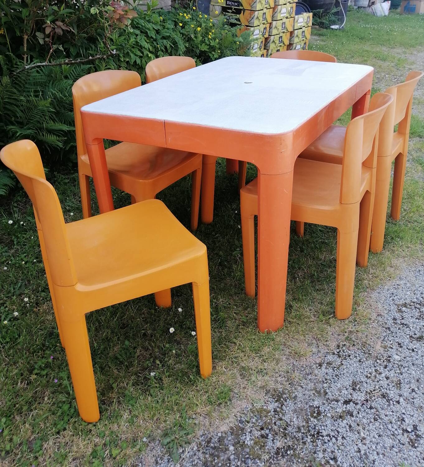 Table et 6 chaises orange Allibert années 70