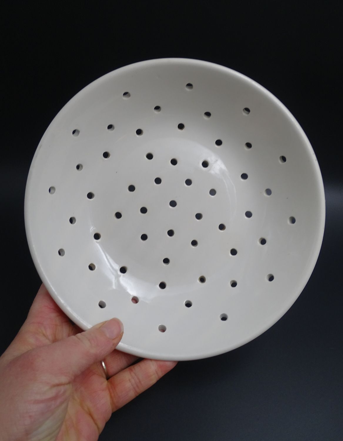 Digoin white earthenware strawberry drain plate - circa 1950 - Vintage