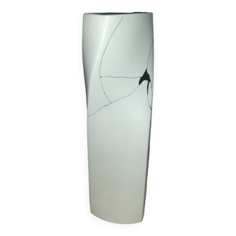 Vista Alegre cracked vase