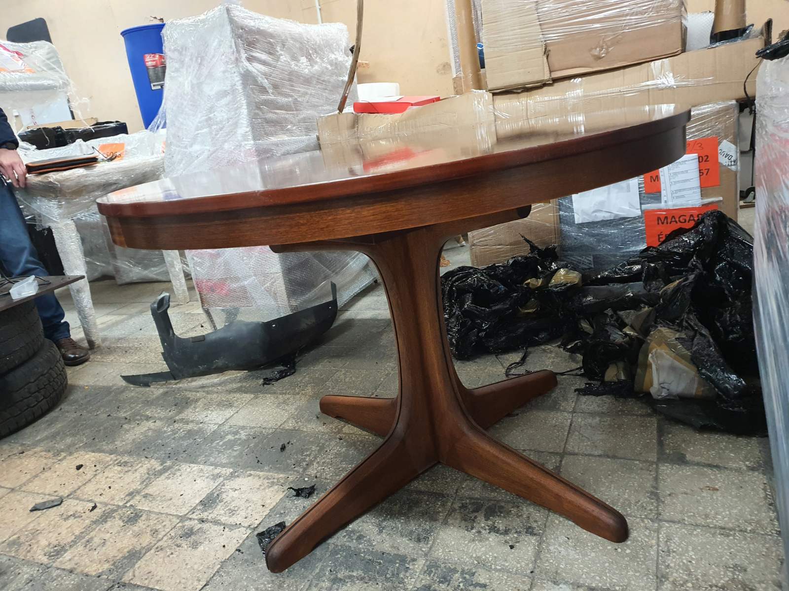 Round table extendable Baumann vintage 1970s