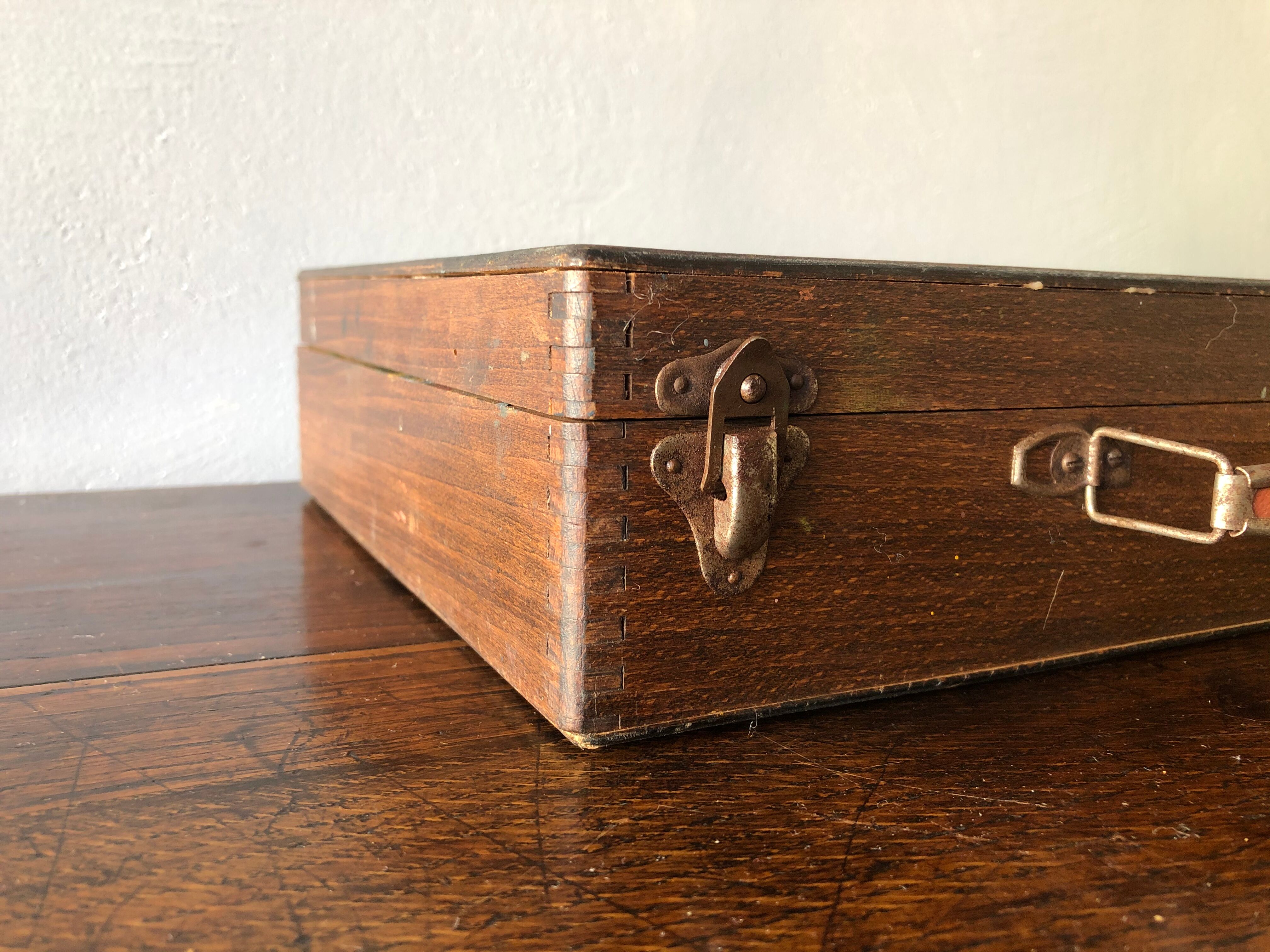 Old painter's case