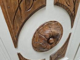 Old sideboard with 2 doors, lower St Hubert