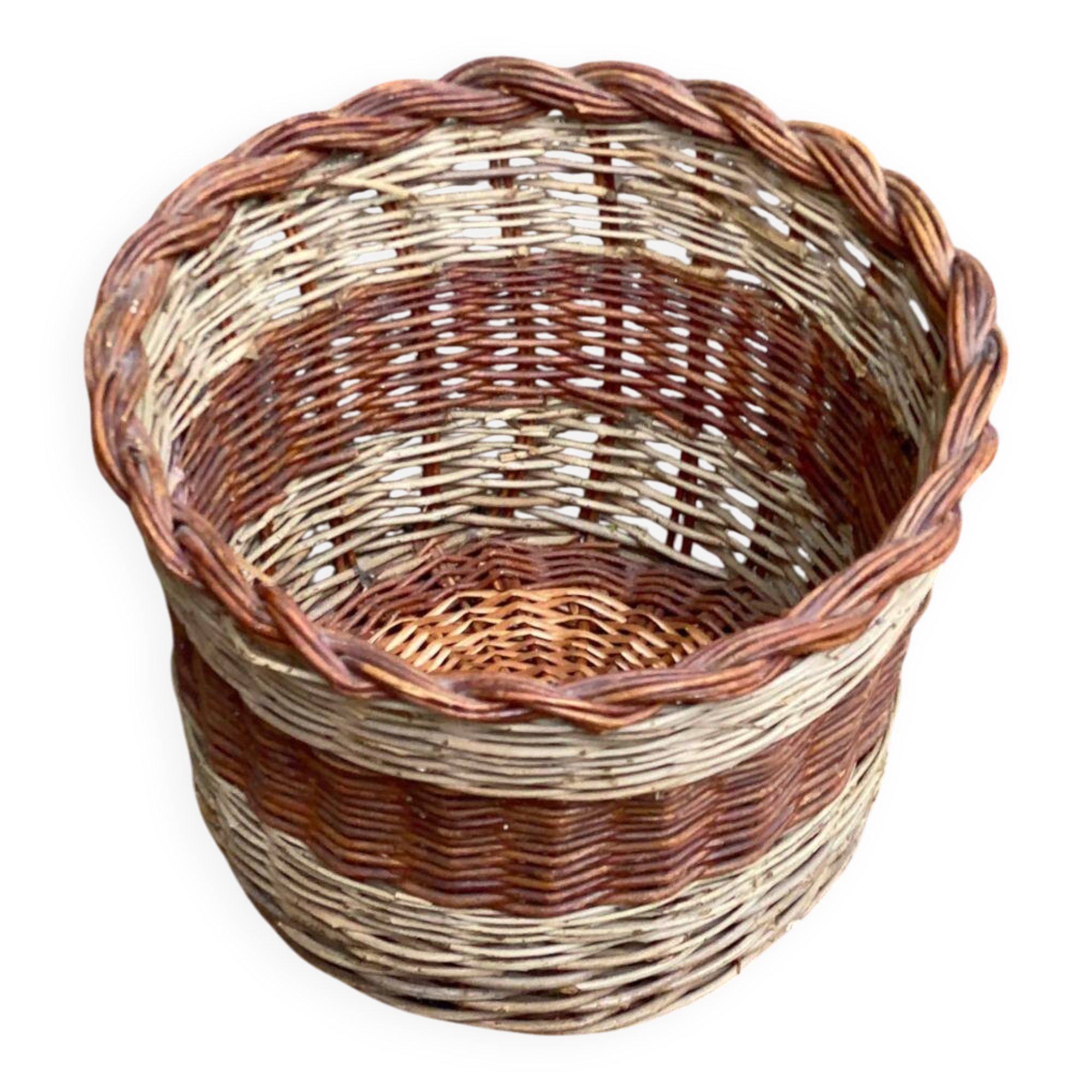 Round woven wicker basket in two colours