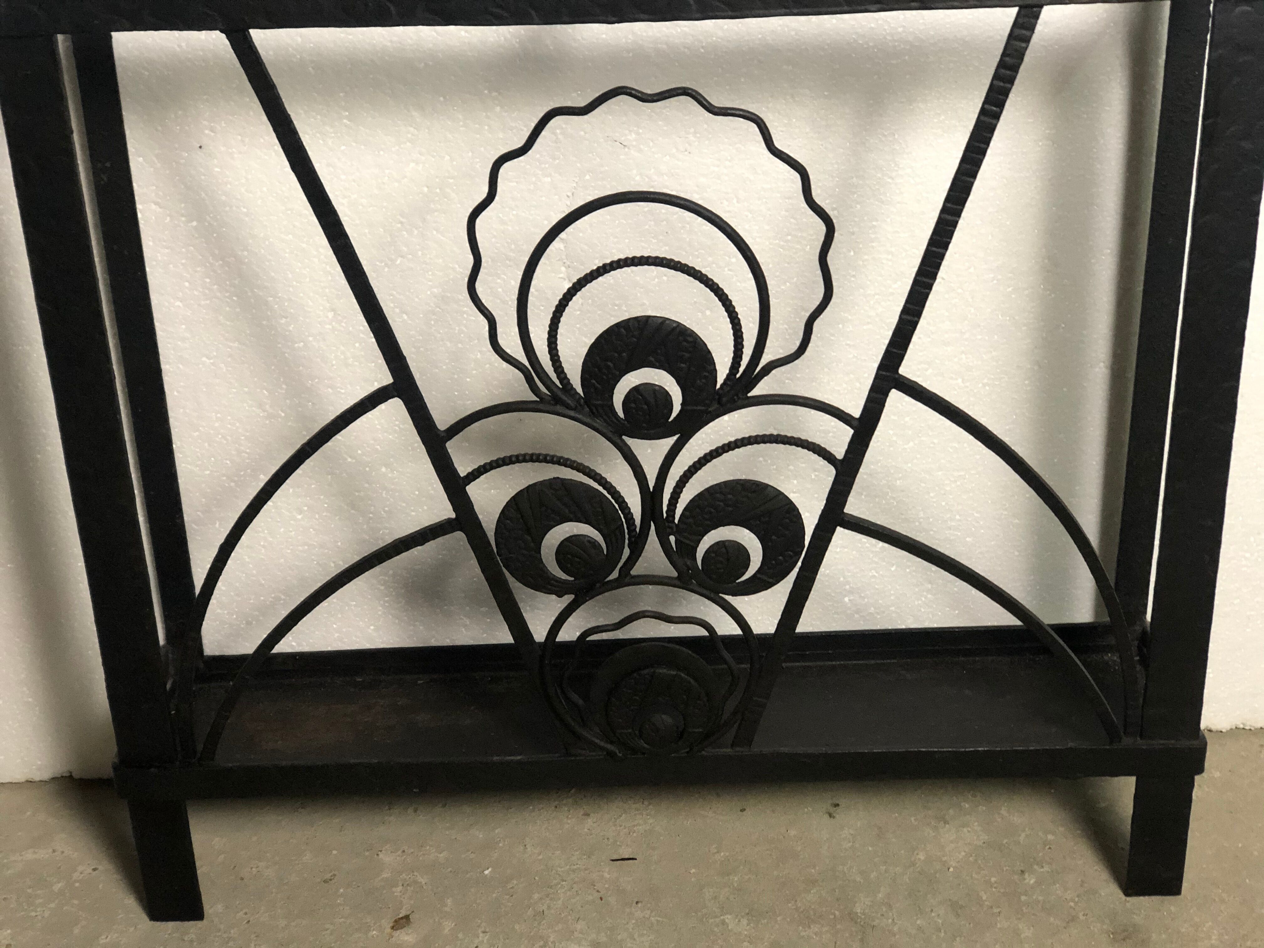 Porte parapluie époque art déco en fer forgé noir