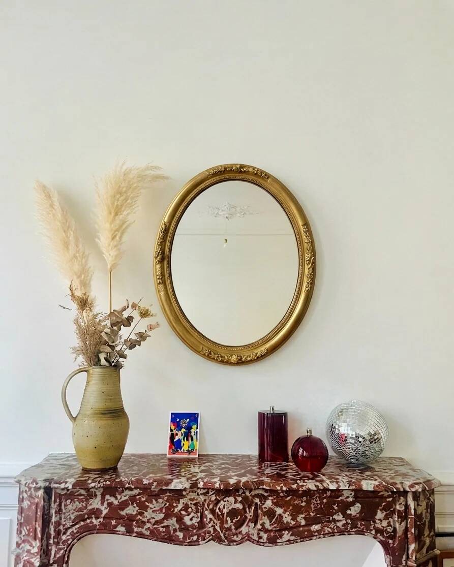 Oval gold mirror - Victorian style