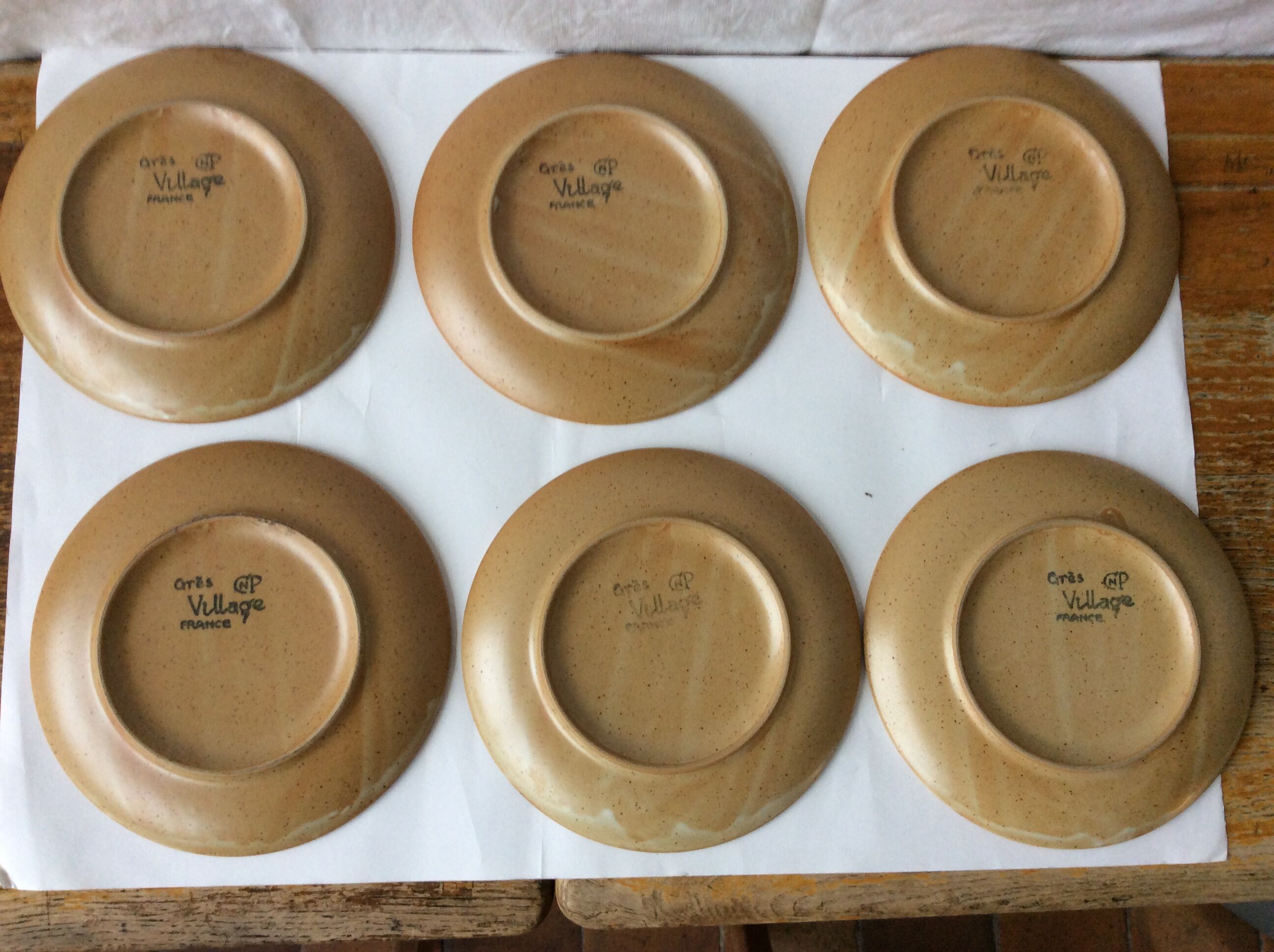 Set of 6 dessert plates made of sandstone