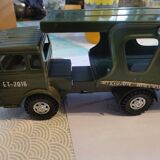 Ancien jouet camion militaire