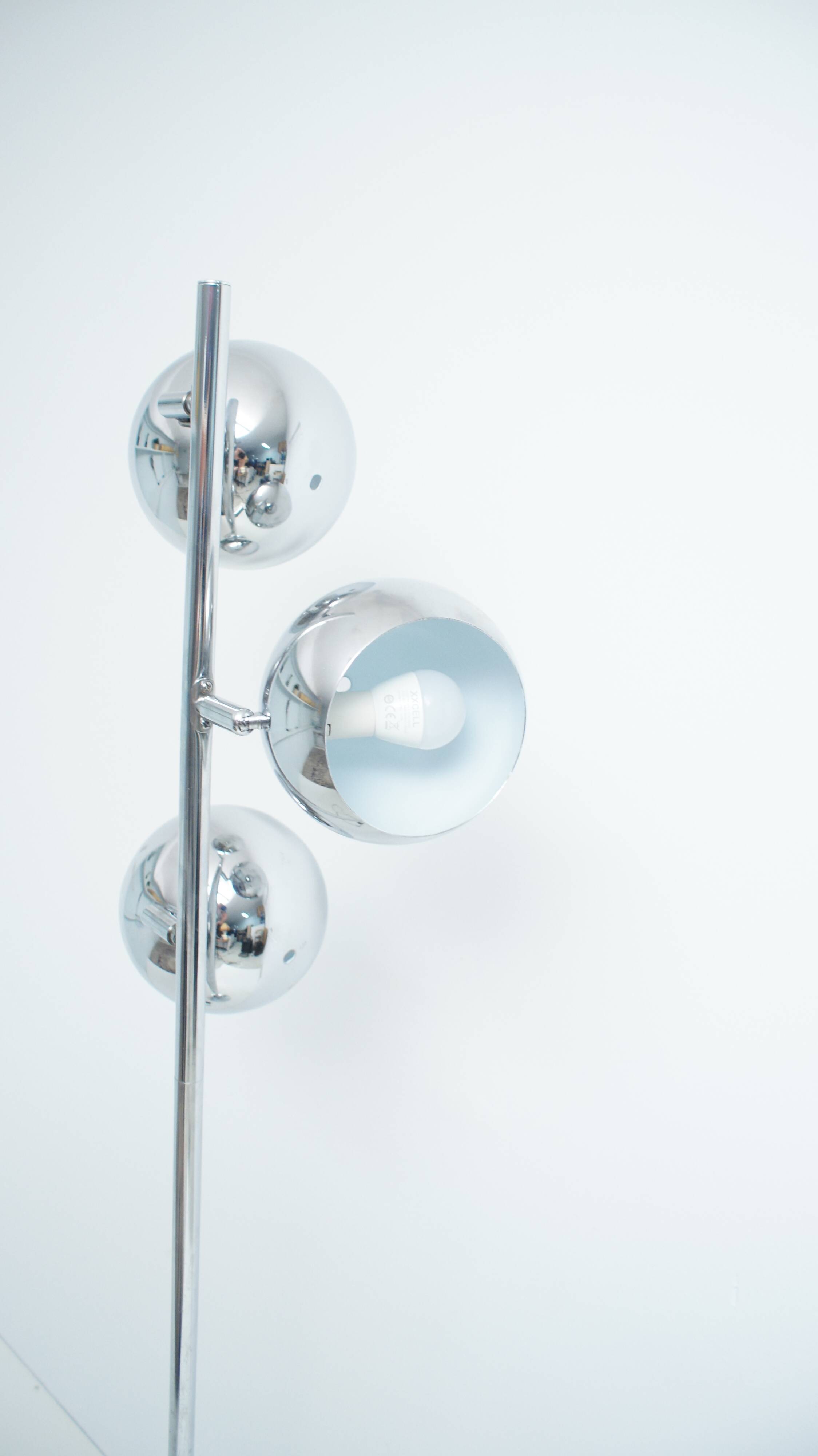 Chrome floor lamp 3 globes