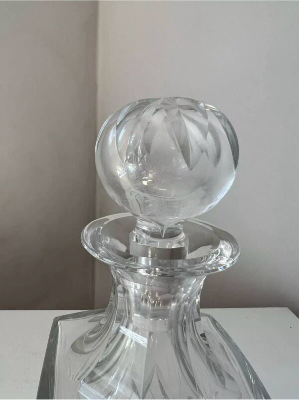 Belle carafe à whisky cristal de Saint Louis Chantilly