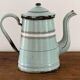 Cafetière en tôle émaillée