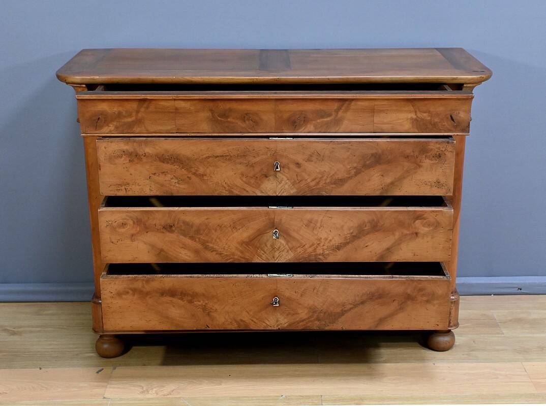 Cherrywood chest of drawers, Restoration period – Early 19th century