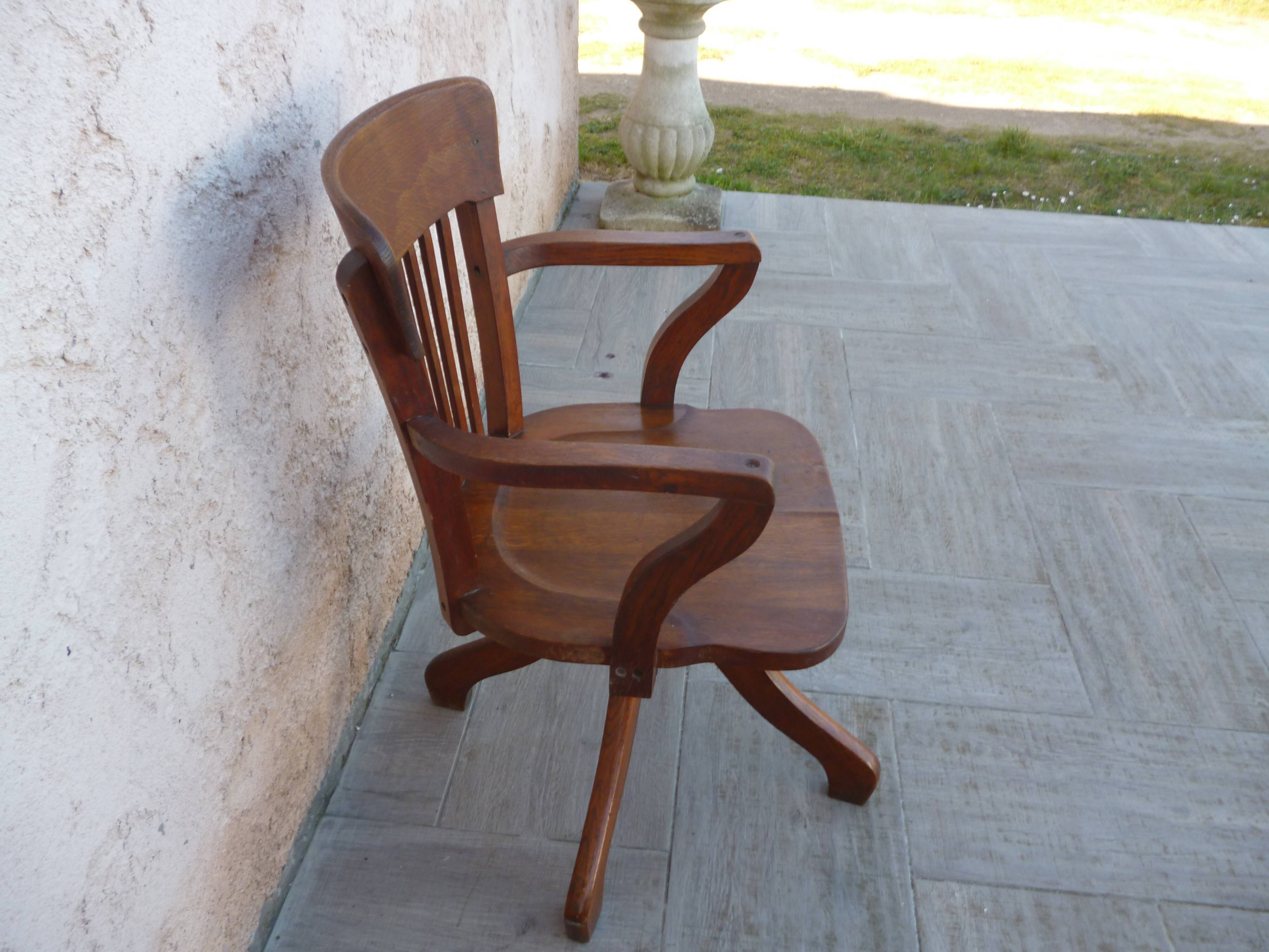 Former american office armchair