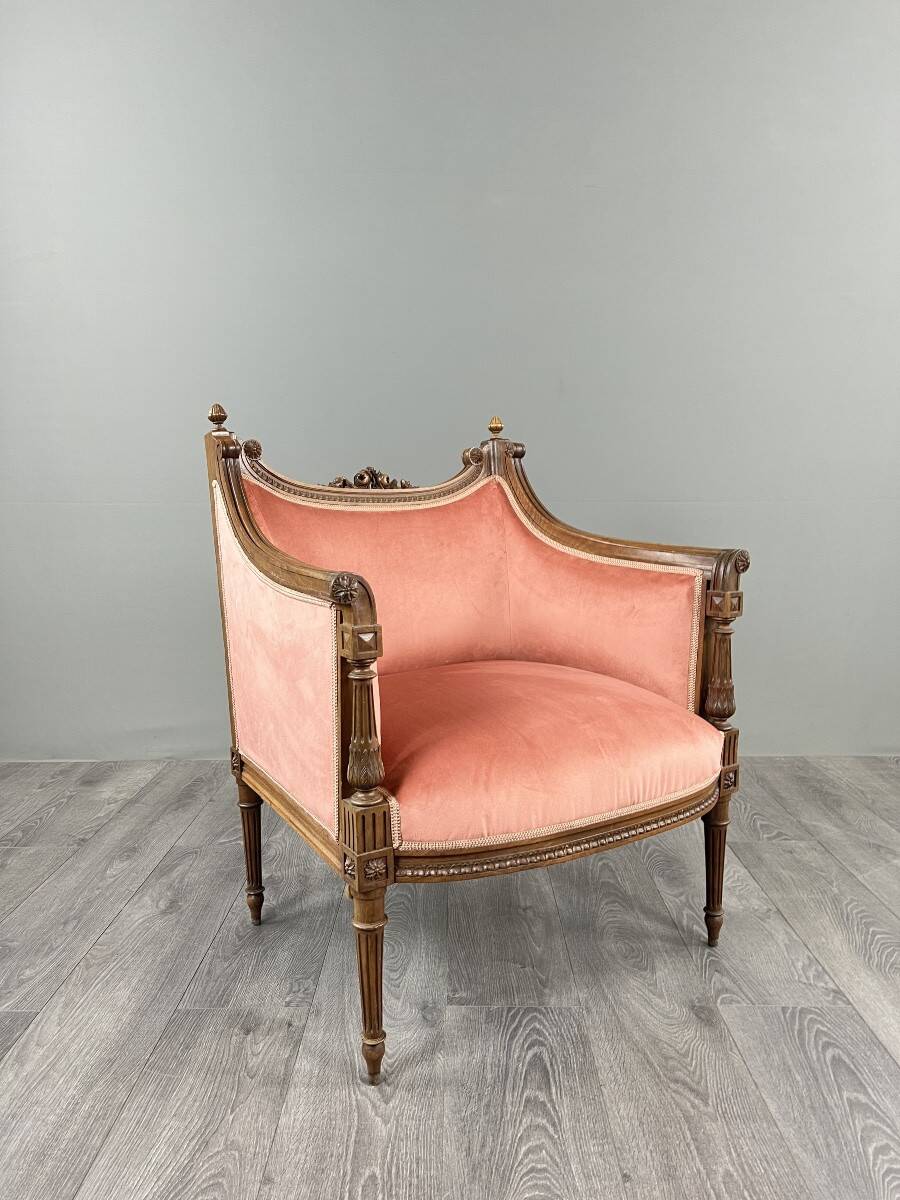 Paire de fauteuils bergères de style Louis XVI en bois sculpté, velours, XX