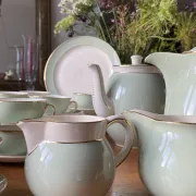 Villeroy & Boch table service in celadon green and ivory - 102 pieces
