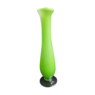 Vase soliflore ancien en verre soufflé à la main vert amande