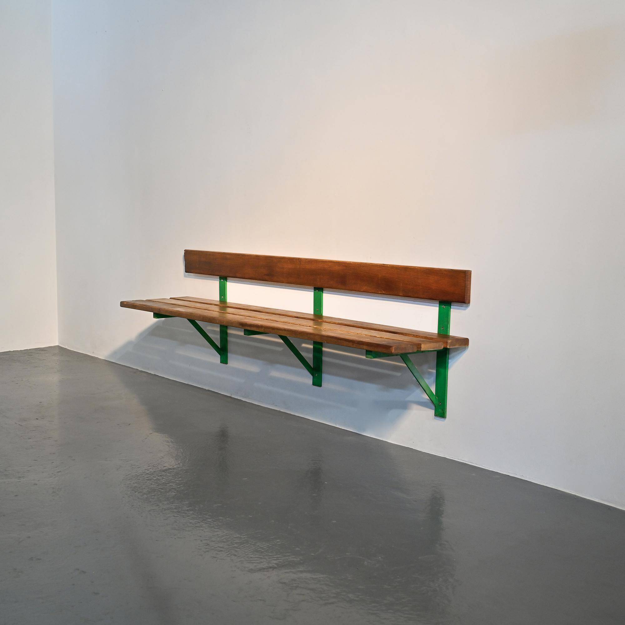 Banc mural de la résidence Le Miravidi, Arc 1800, 1974