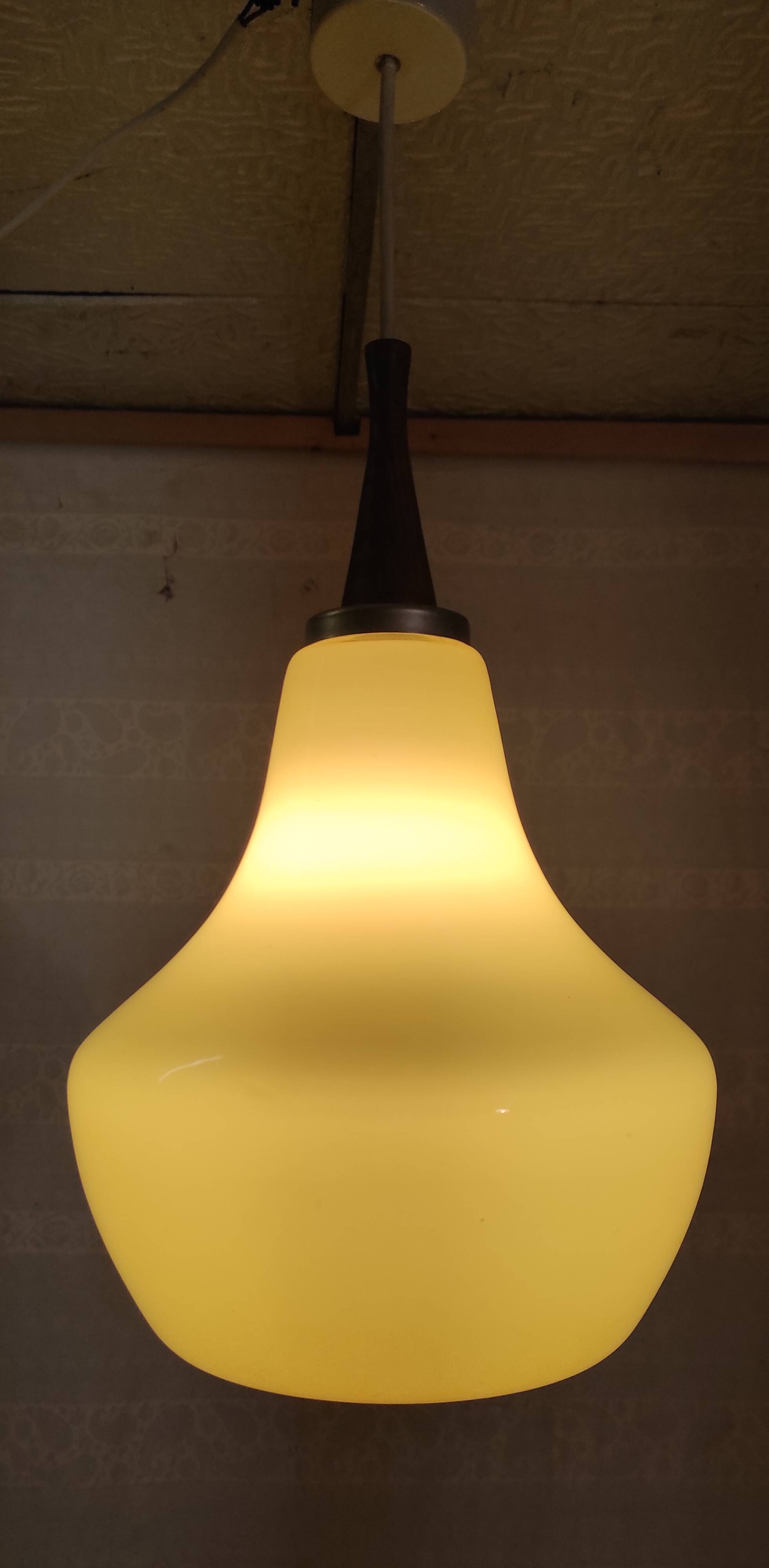 Scandinavian style suspension in green/yellow opaline - 1970s