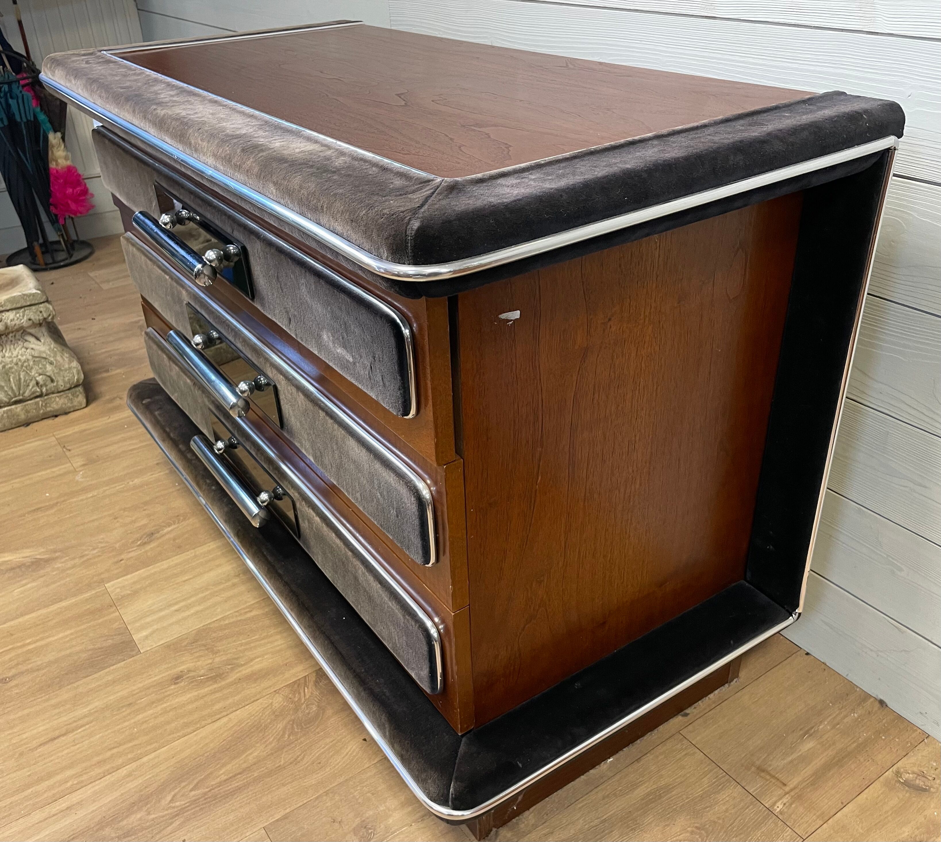 American chest of drawers 1965